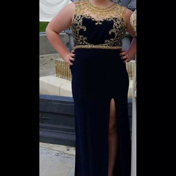 Size 14 Alyce Paris Prom Dress - Picture 2 of 4